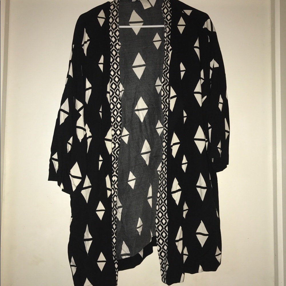 Diamond Pattern Wrap - Picture 2 of 6
